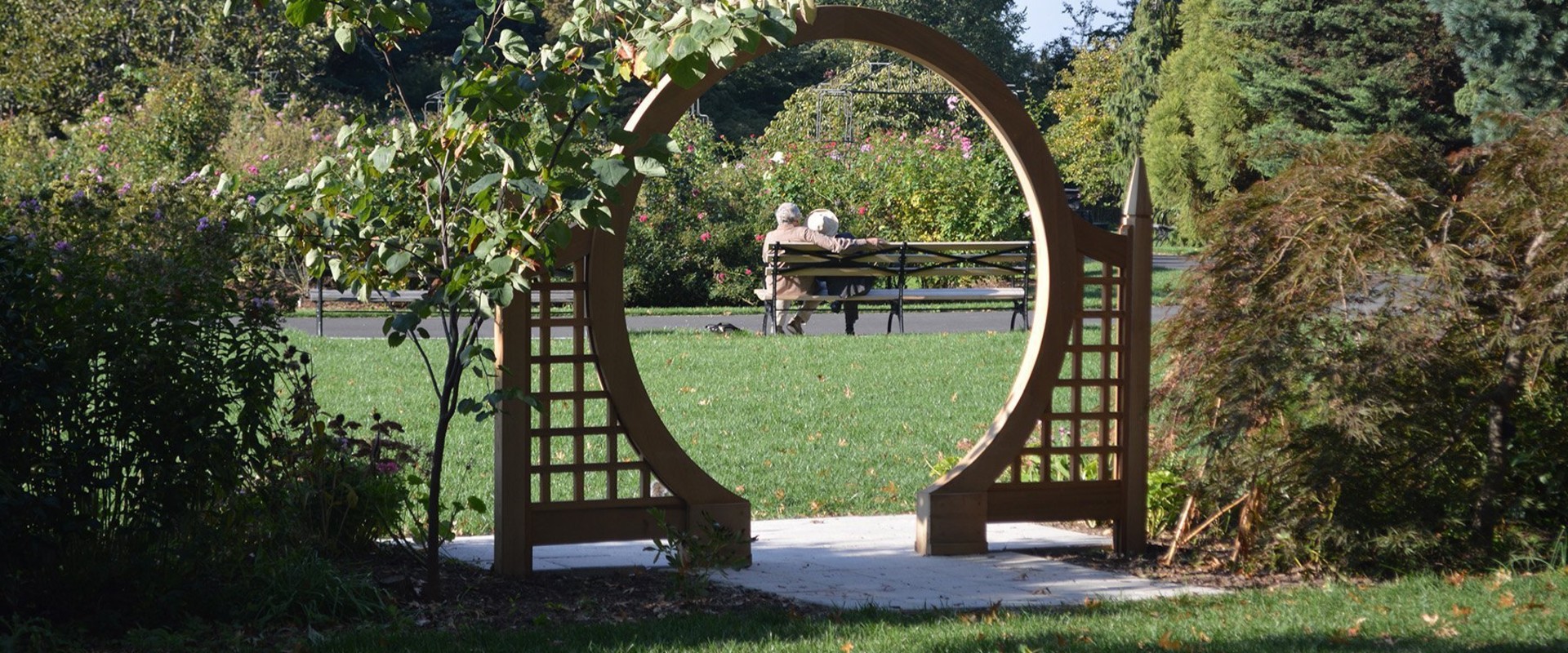 Does botanical gardens allow dogs?